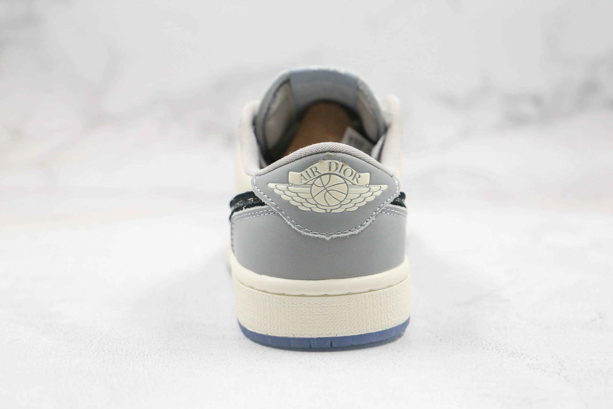Custom Air Jordan 1 x DİOR High OG SneakerNational