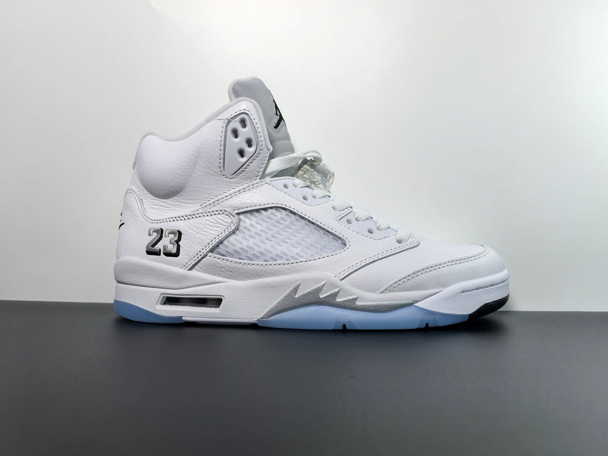 Air Jordan 5 OG White Metallic - Classic Style meets Performance