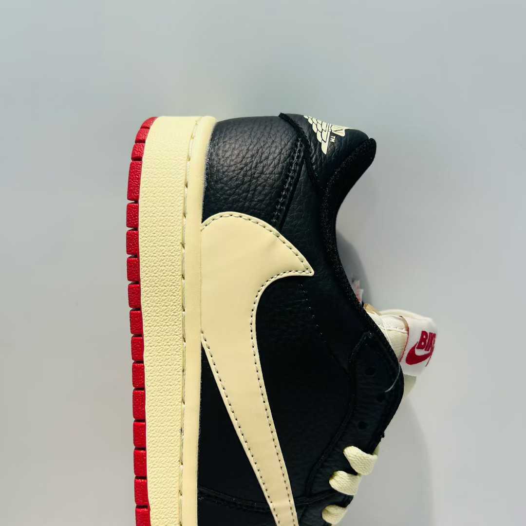 Travis Scott x Air Jordan 1 Low OG - Iconic Streetwear Collaboration