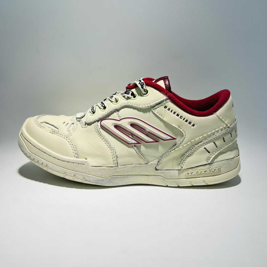 Balenciaga Hamptons Worn-Out 841763WCURS9960