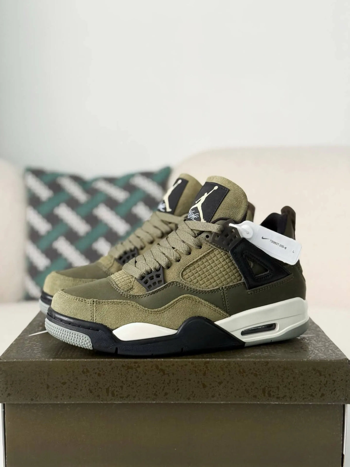 Air Jordan 4 Retro SE Craft “Medium Olive” Sneakers – Olive, Black & Cream - OMYGOODS