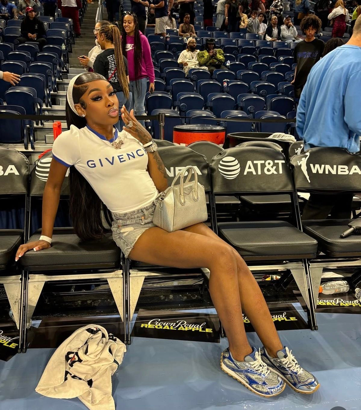 Bottega Veneta Orbit Fishnet – A Statement of Luxury