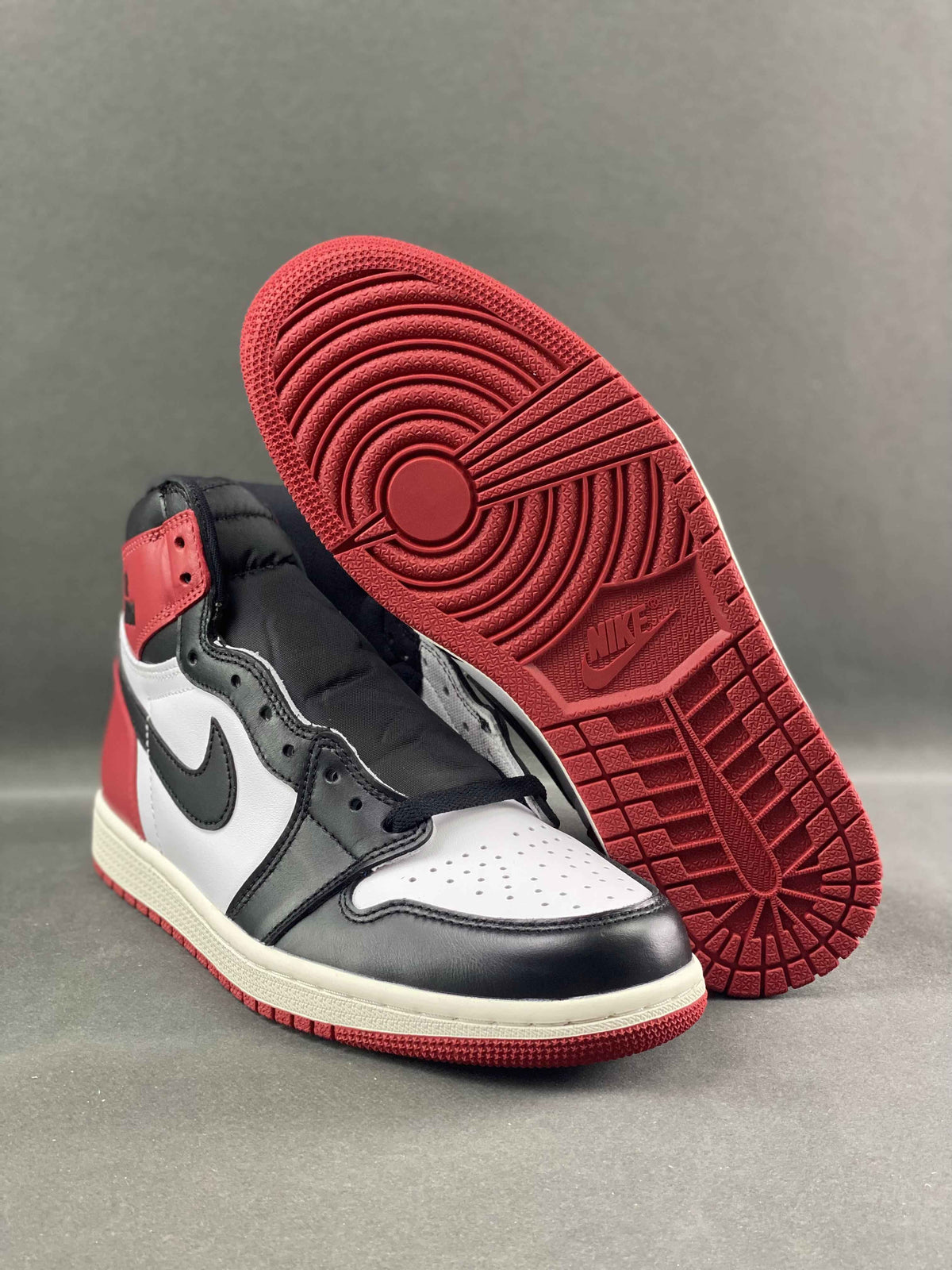 Custom Air Jordan 1 High OG“Black Toe Reimagined” SneakerNational