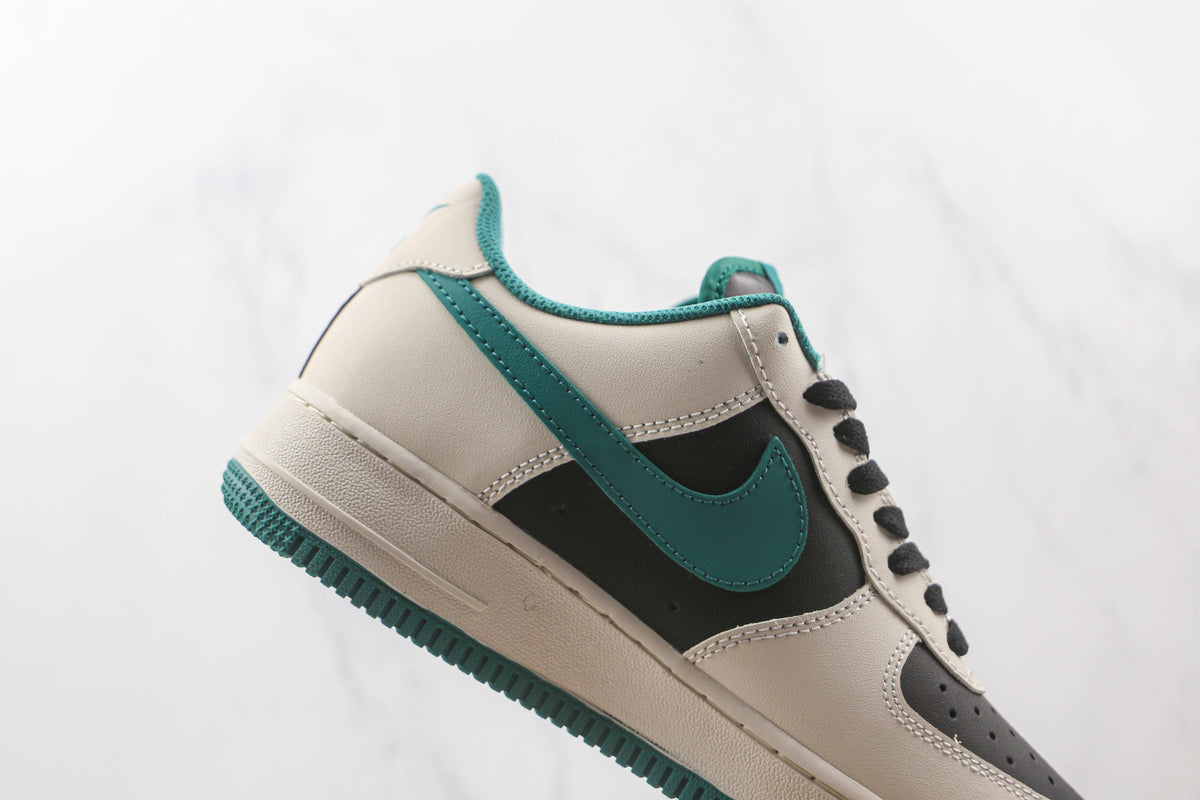Custom - Air Force High OFF W UNISEX SneakerNational