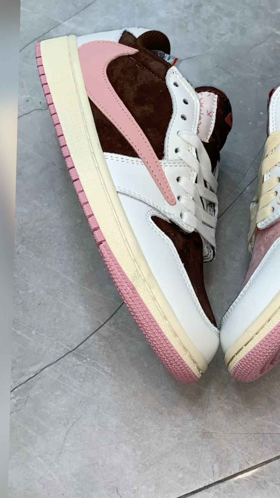 Travis Scott x Air Jordan 1 Low DX4131-206