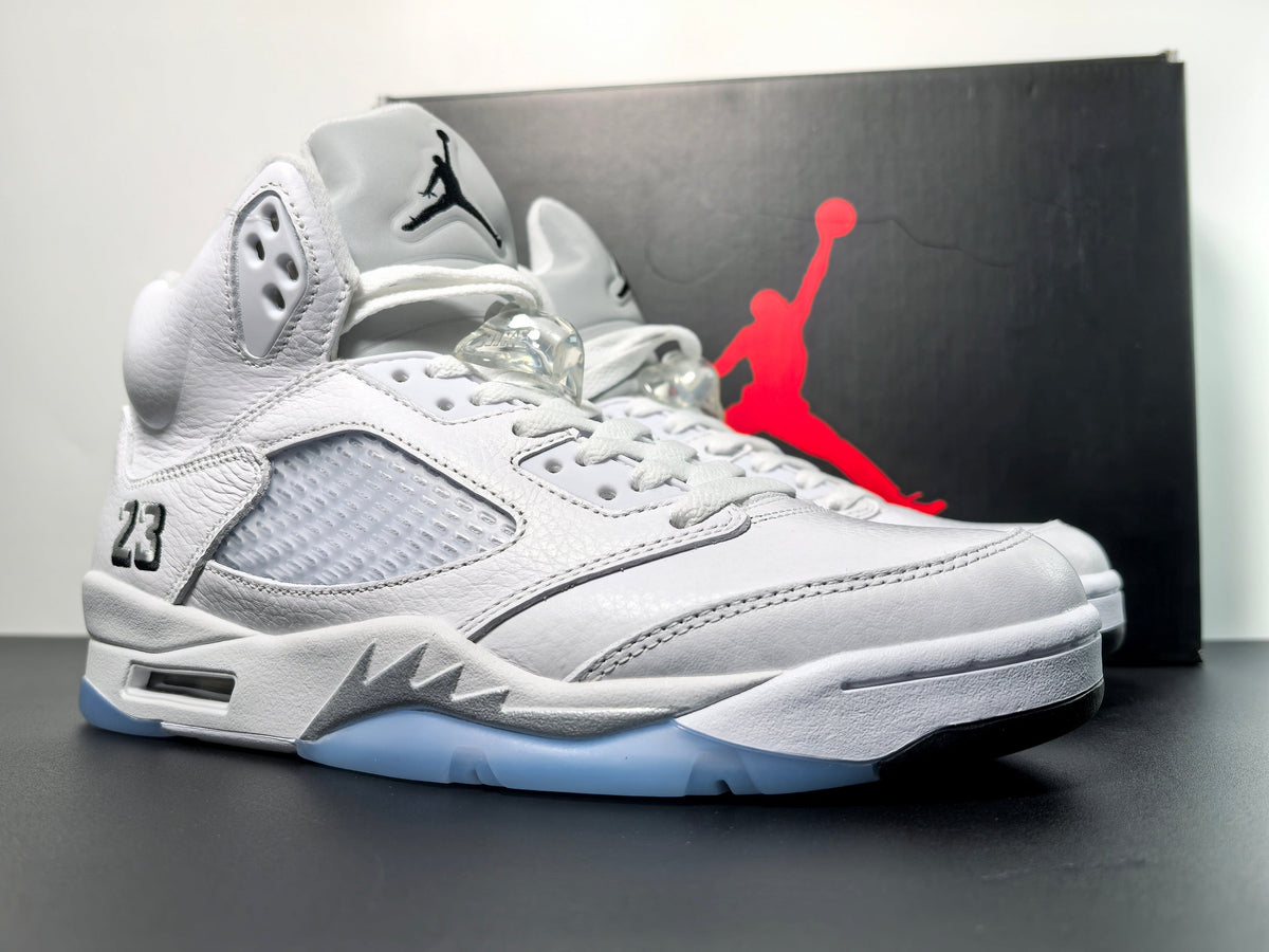 Air Jordan 5 OG White Metallic - Classic Style meets Performance