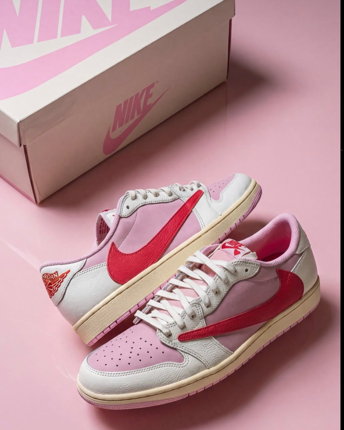 Travis Scott × AJ1 Low "Shy Pink" - Elevate Your Style