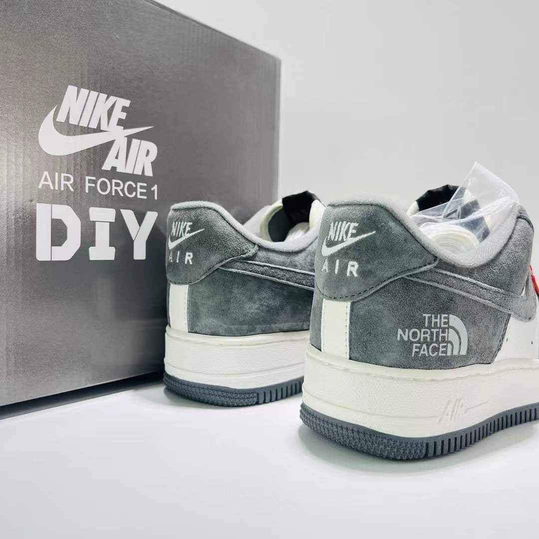 Air Force 1 x Supreme x The North Face DIY