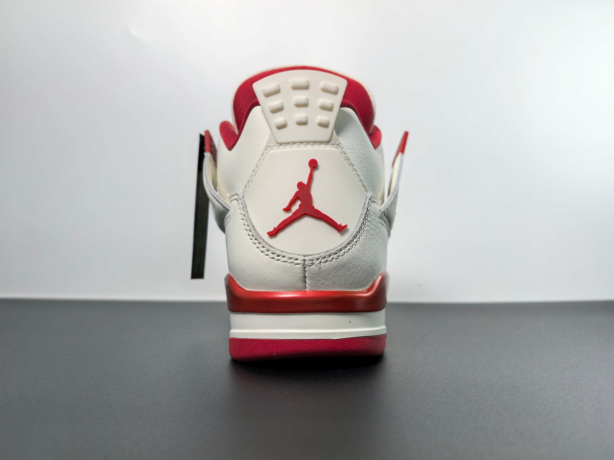 Air Jordan 4 Retro - Elevate Your Style and Comfort