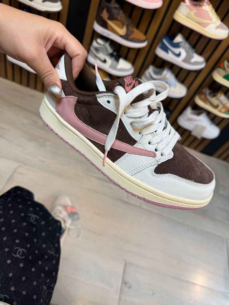 Travis Scott x Air Jordan 1 Low DX4131-206