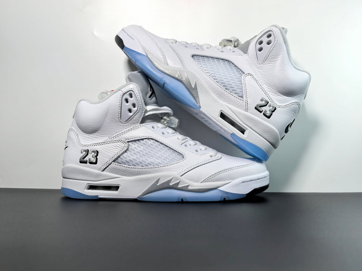 Air Jordan 5 OG White Metallic - Classic Style meets Performance