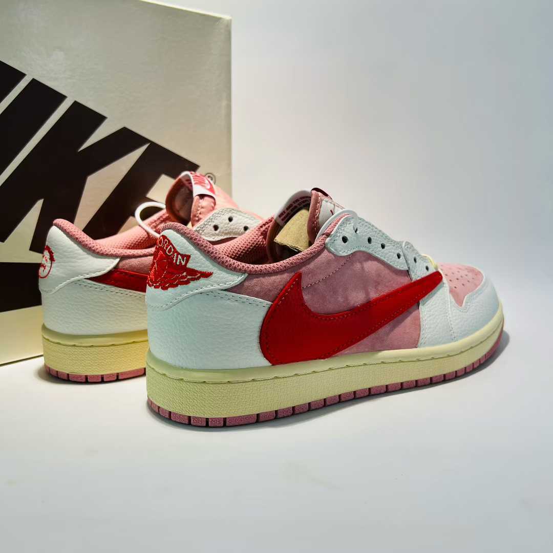 Travis Scott x Air Jordan 1 Low OG – A Legendary Sneaker Collaboration