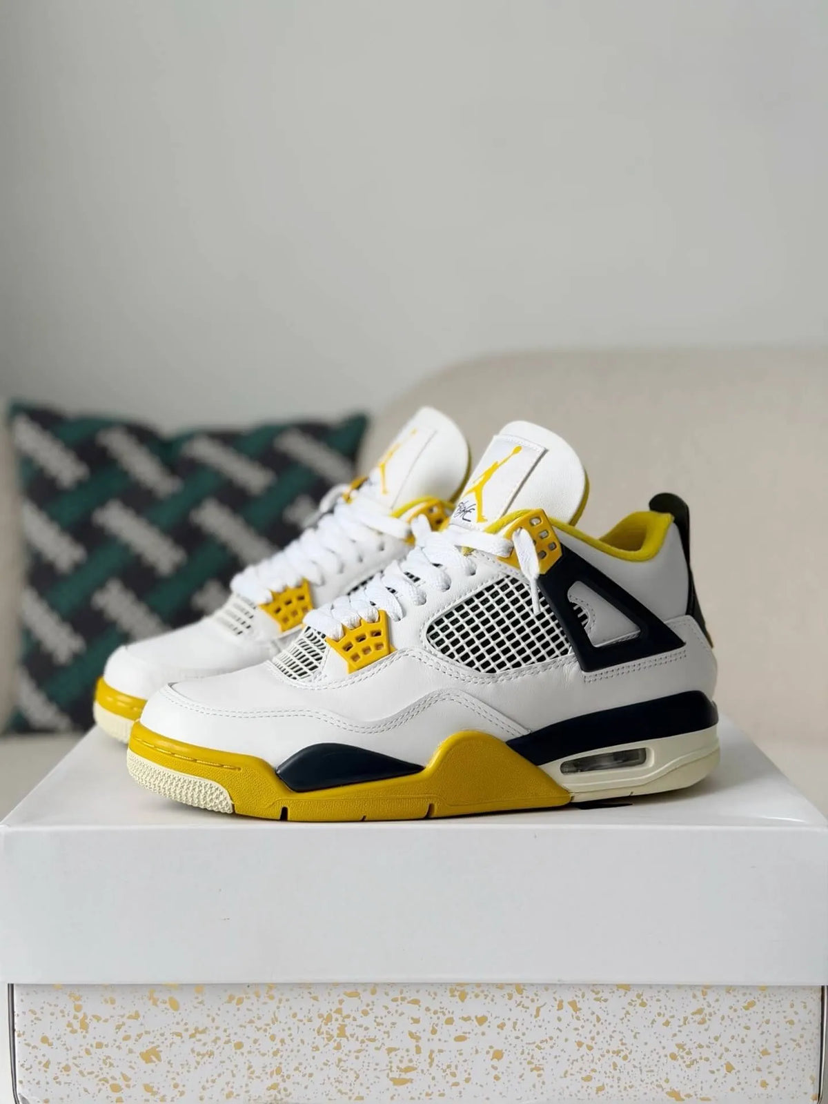 Air Jordan 4 Retro ‘Vivid Sulfur’ Sneakers - OMYGOODS