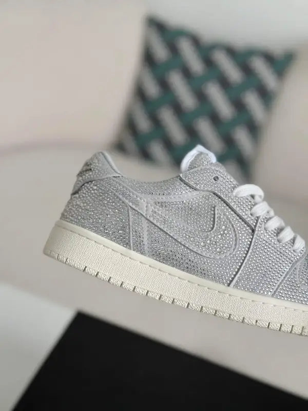 Air Jordan 1 Low “Platinum Sparkle” Silver - OMYGOODS