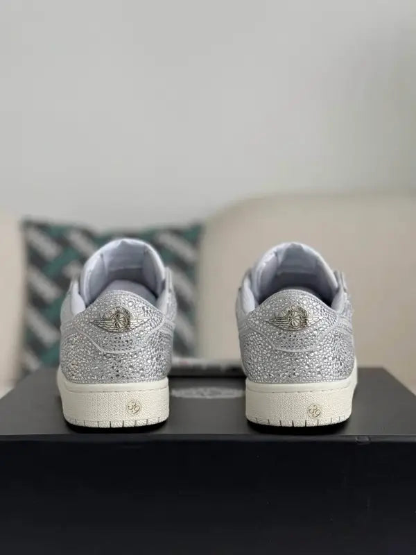 Air Jordan 1 Low “Platinum Sparkle” Silver - OMYGOODS