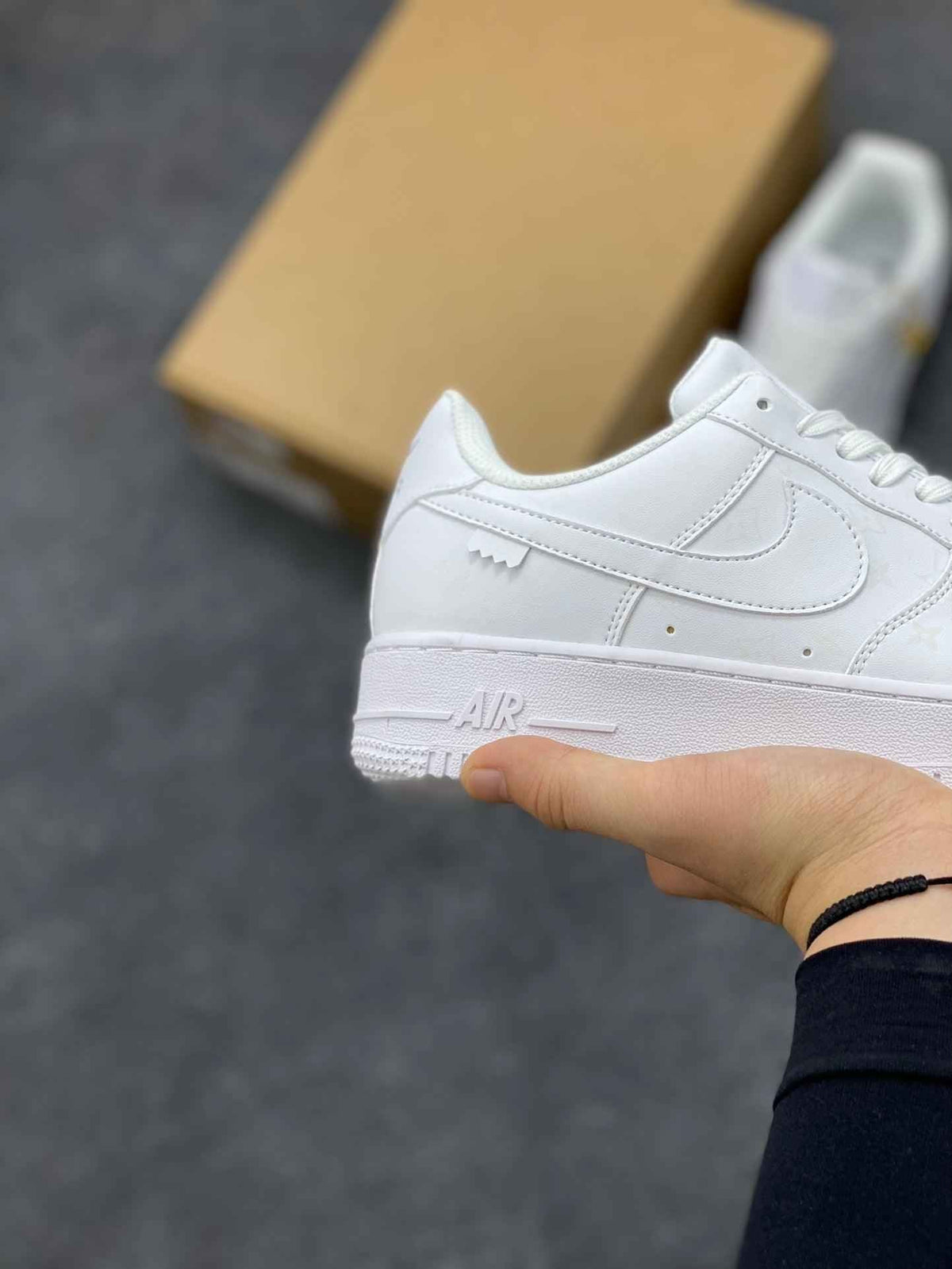 Custom Air Force 1 × LV LD4631-203 SneakerNational