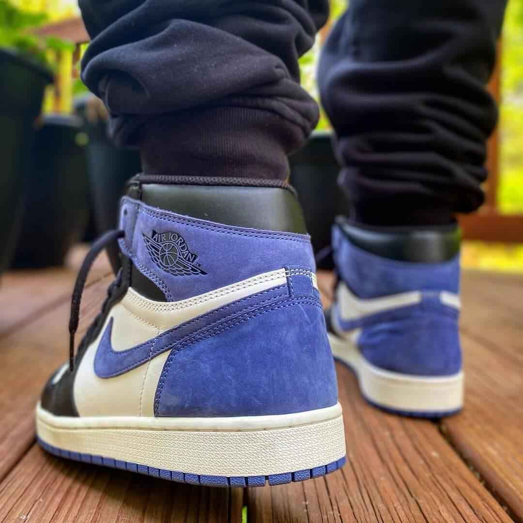 Air Jordan 1 Blue Moon Sneakers - Elevate Your Style and Comfort