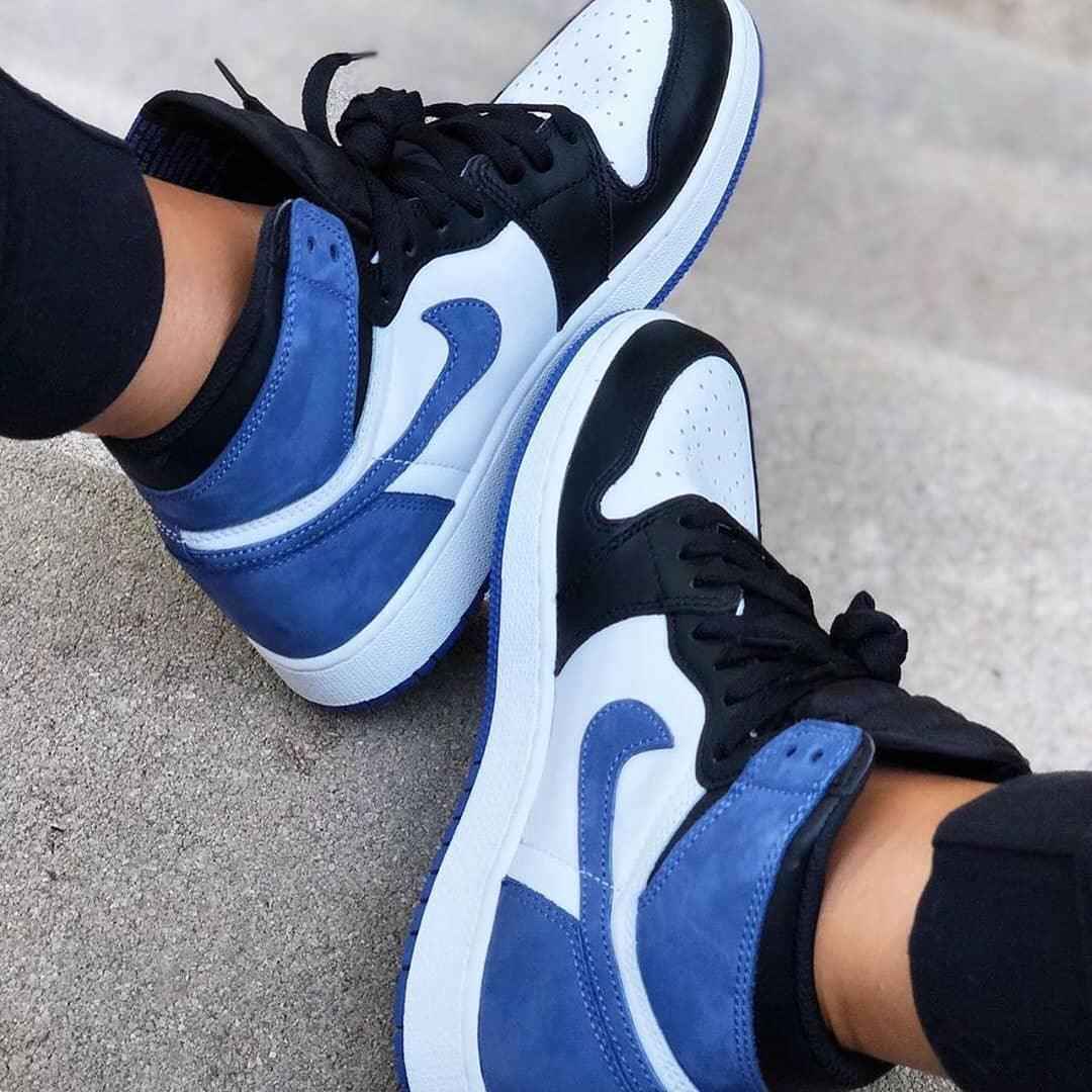 Air Jordan 1 Blue Moon Sneakers - Elevate Your Style and Comfort