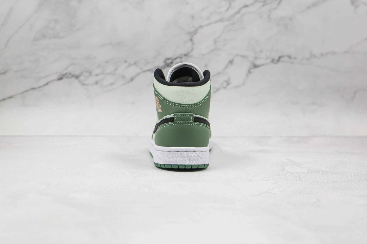 Custom Air Jordan 1 Dutch Green High Q – Unique Style and Comfort SneakerNational