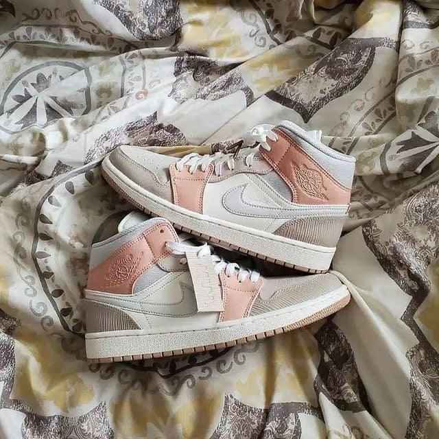 Air Jordan 1 Mid CV3044 100