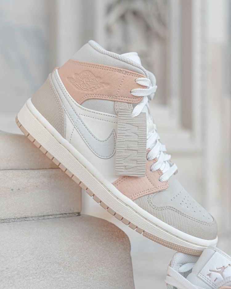 Air Jordan 1 Mid CV3044 100
