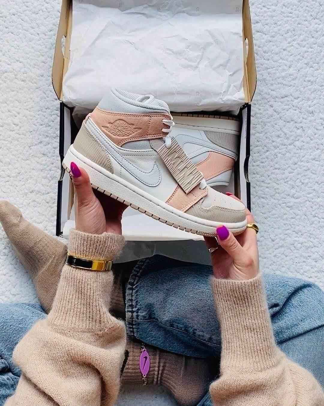 Air Jordan 1 Milan Sneakers - Elevate Your Style and Comfort