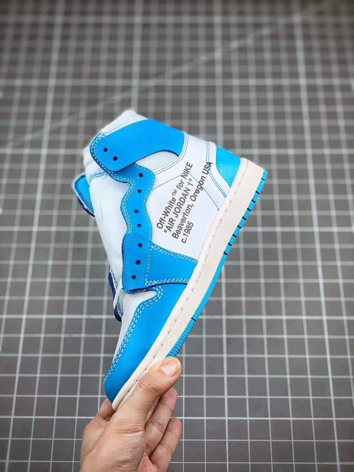 Air Jordan 1 Retro High OG 'UNC' University Blue x OFF-W