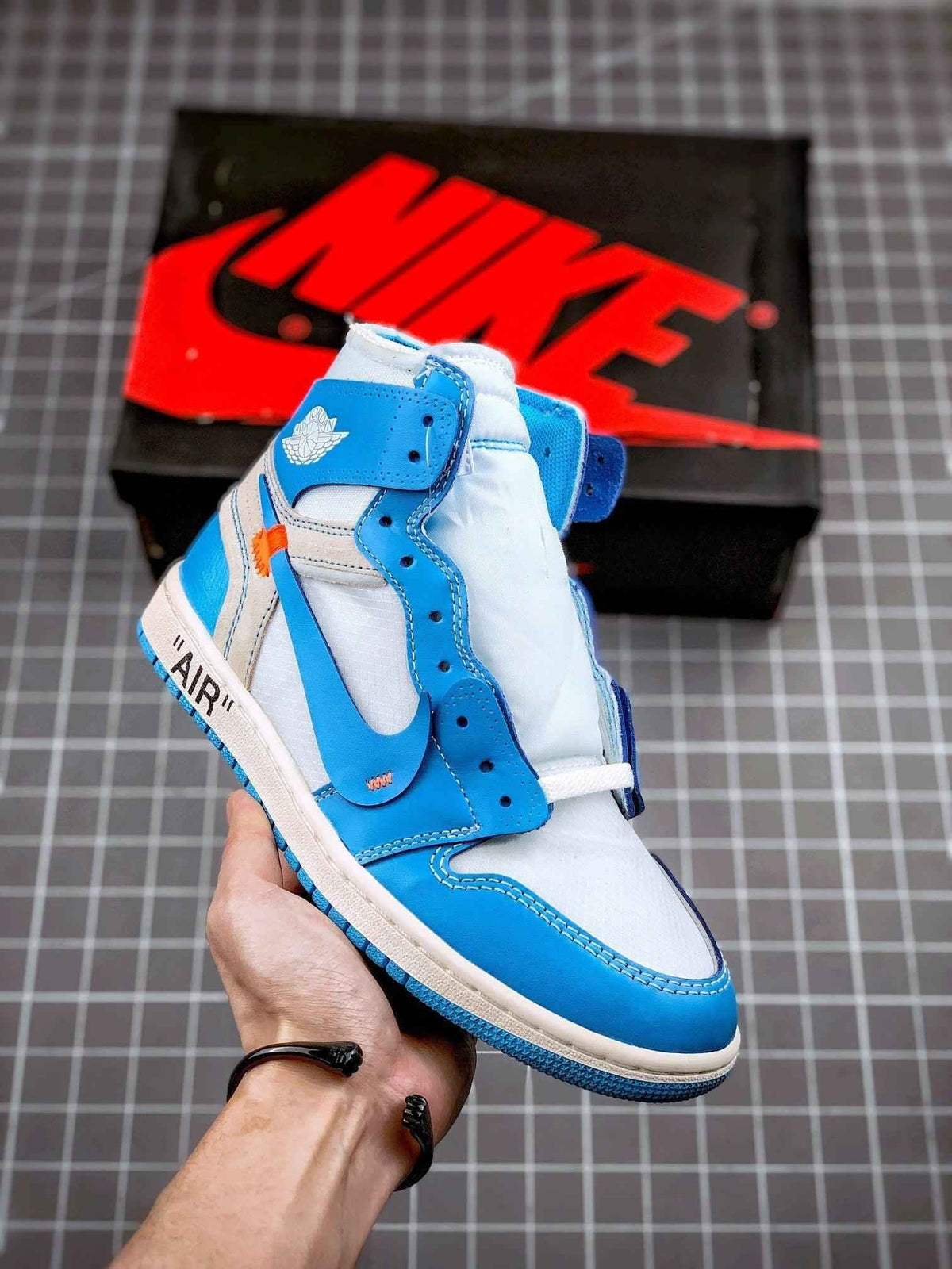 Air Jordan 1 Retro High OG 'UNC' University Blue x OFF-W