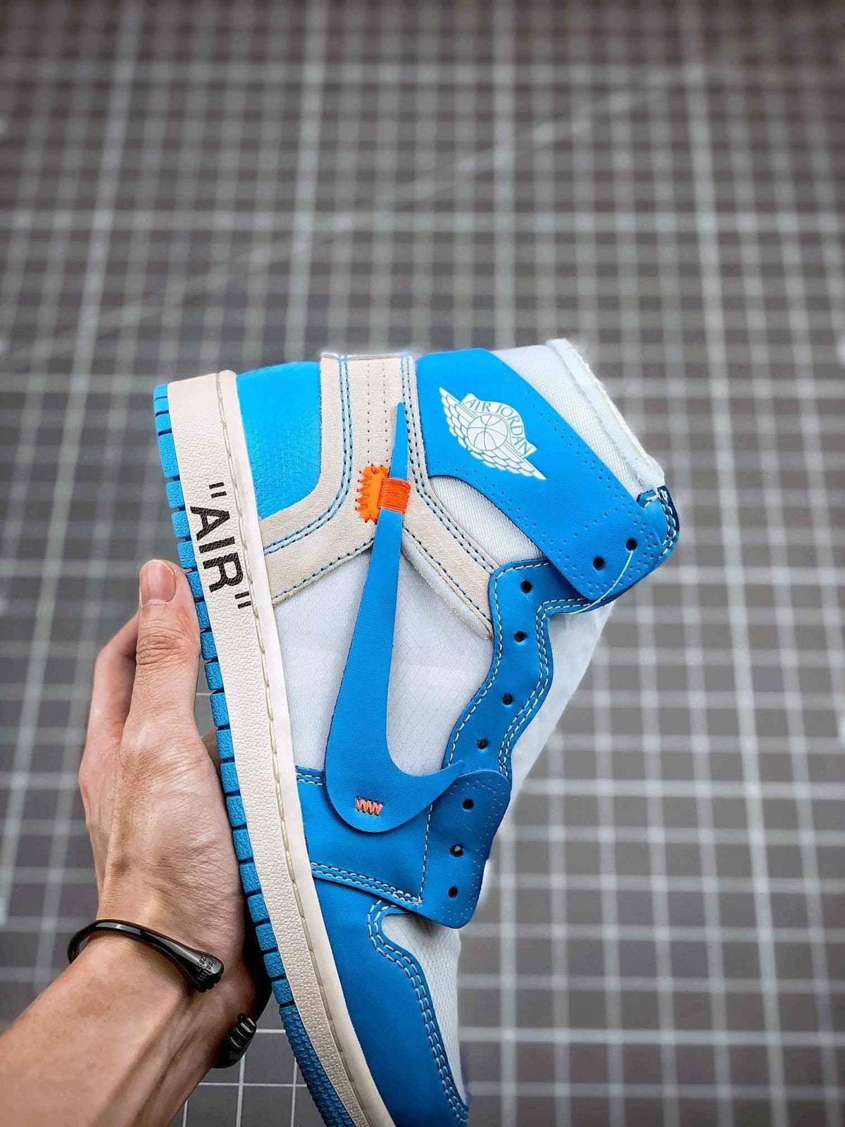 Air Jordan 1 Retro High OG 'UNC' University Blue x OFF-W