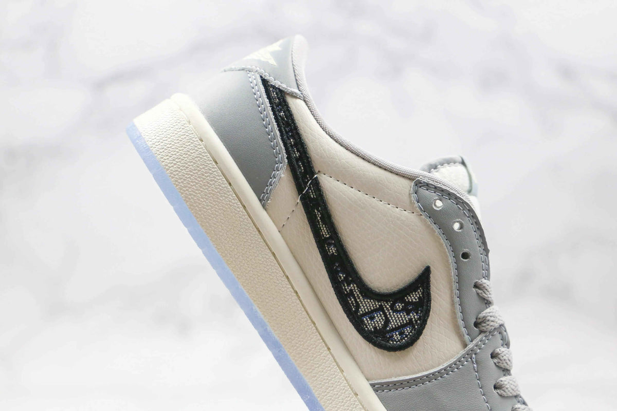 Custom Air Jordan 1 x DİOR High OG SneakerNational
