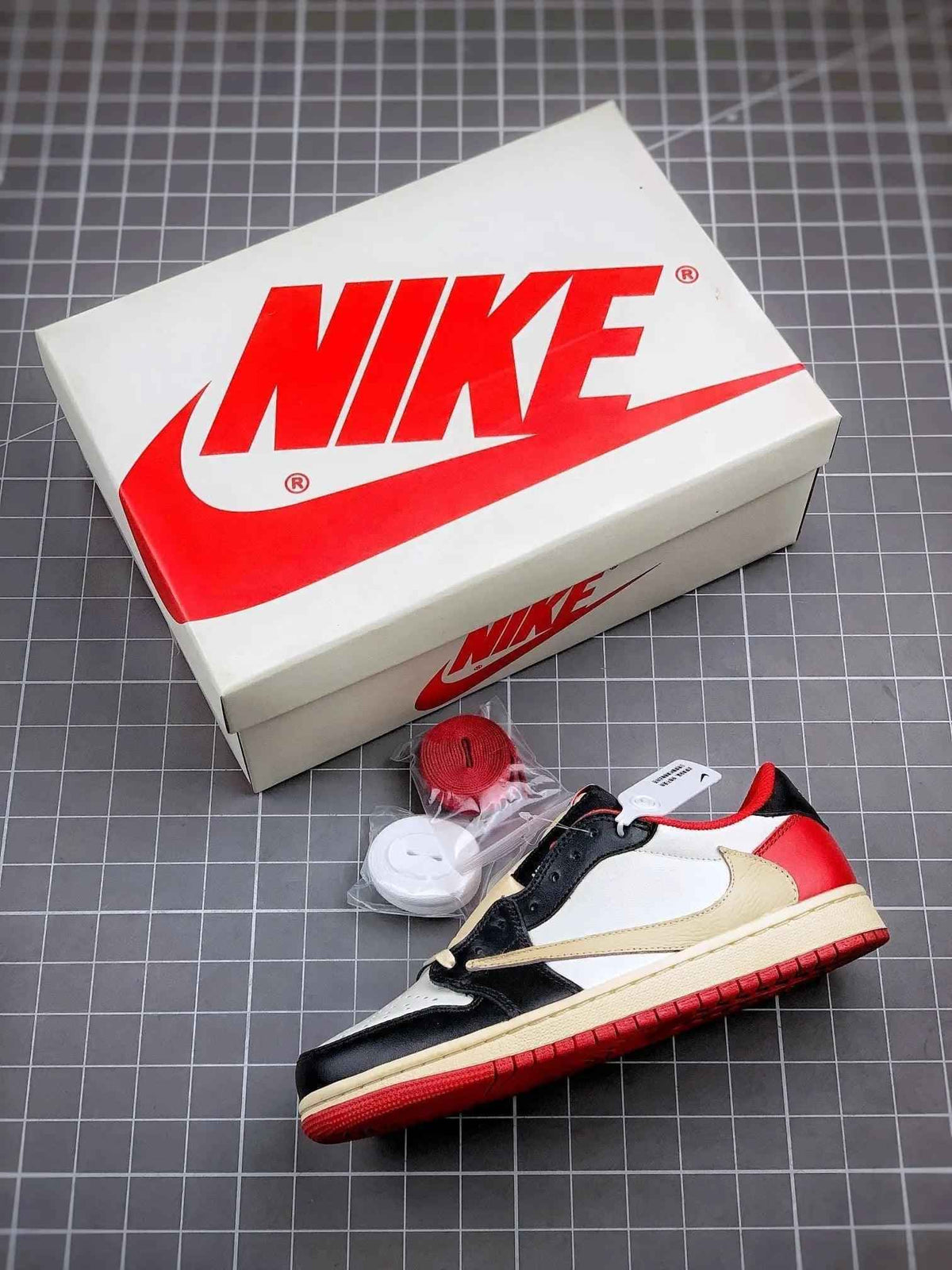 Fragment x Travis Scott x Air Jordan 1 Low