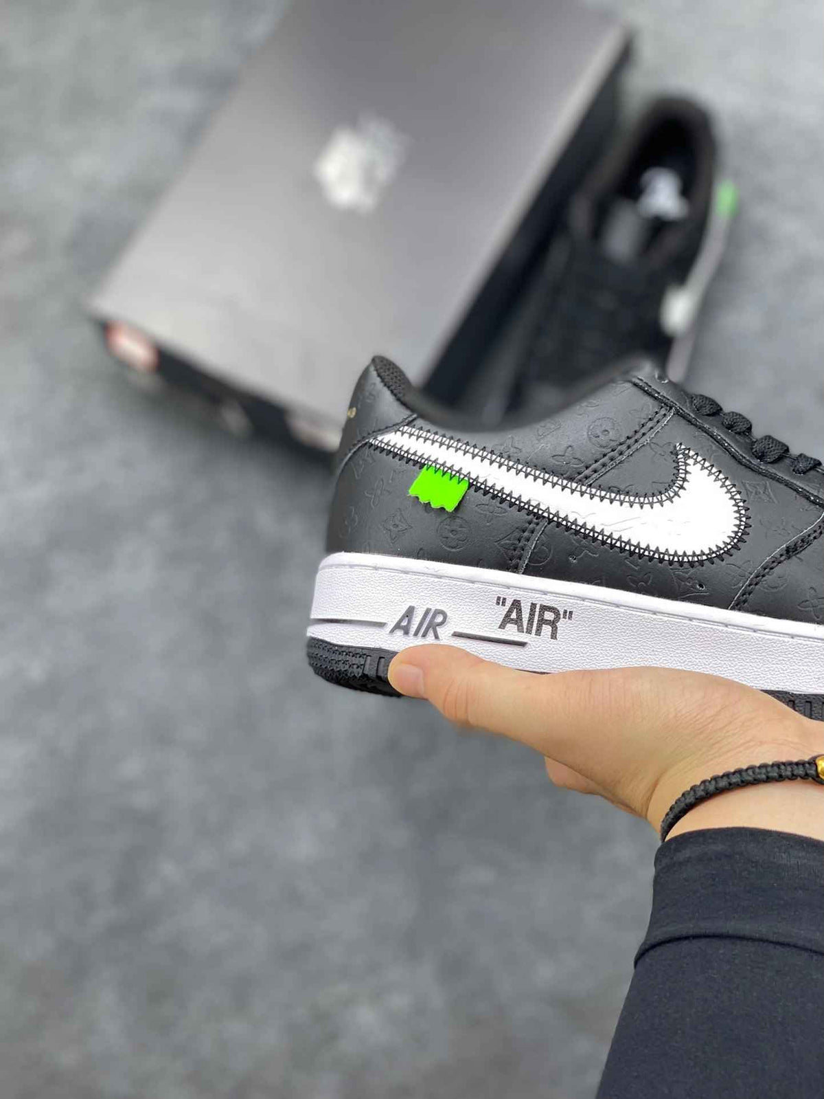 Off-White x Nike Air Force 1 1A9V9F