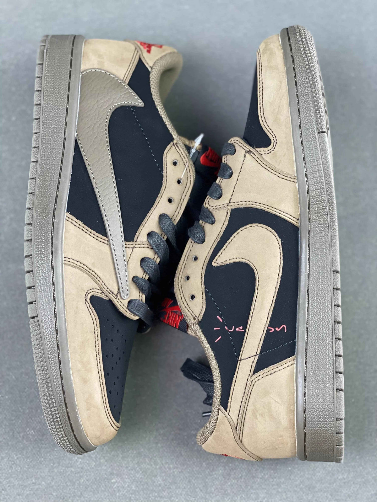 Travis Scott x Air Jordan 1 Low Velvet Brown