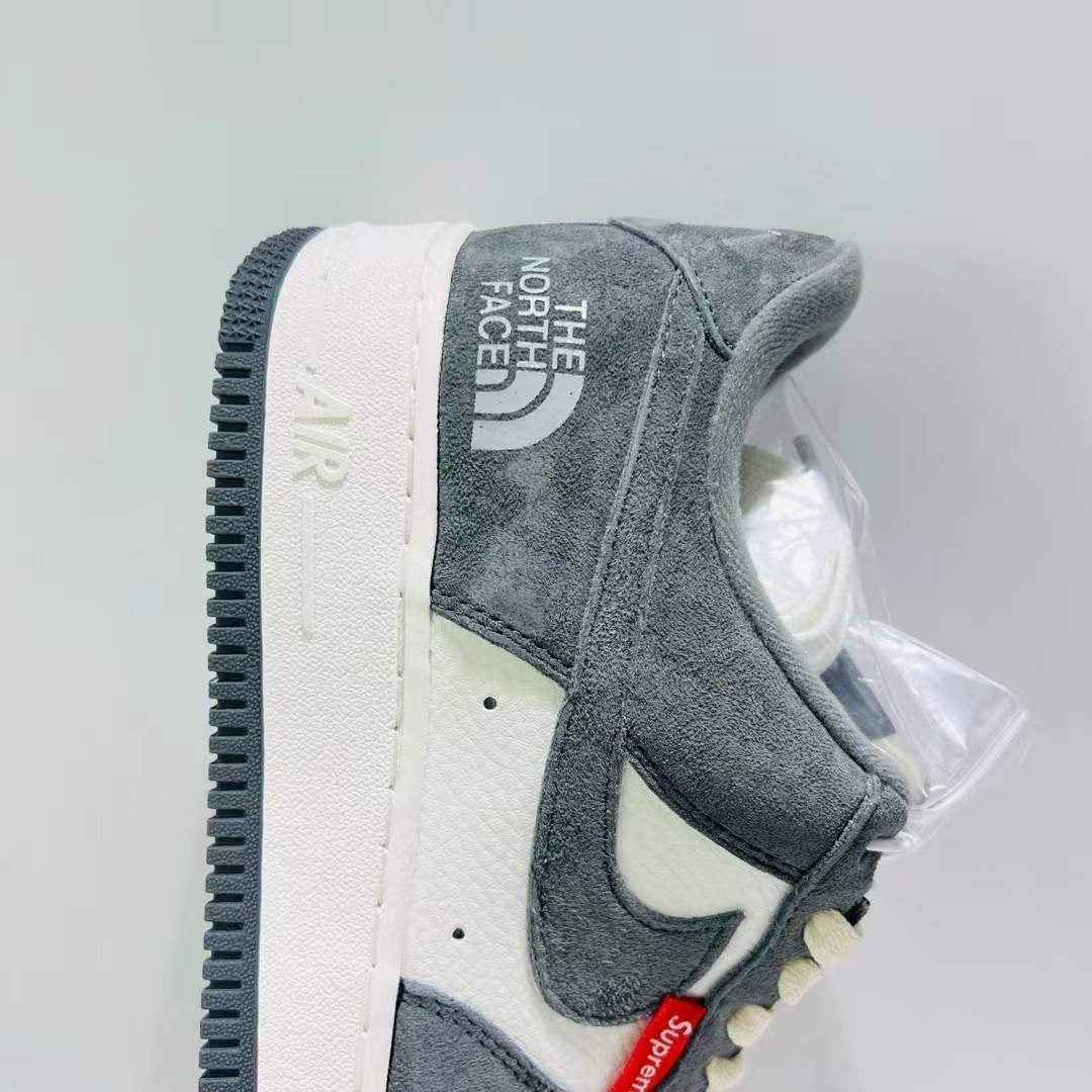 Air Force 1 x Supreme x The North Face DIY