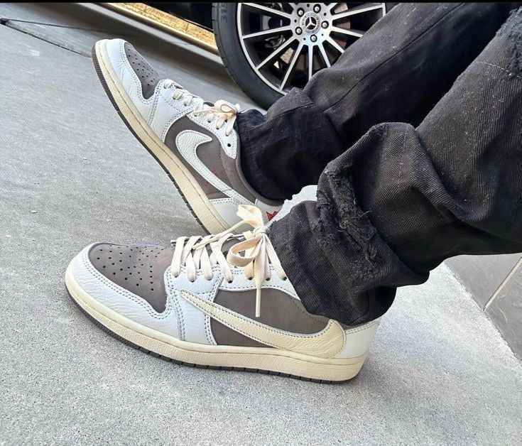 Fragment Travis Scott Air Jordan 1 Low Limited Edition Sneakers