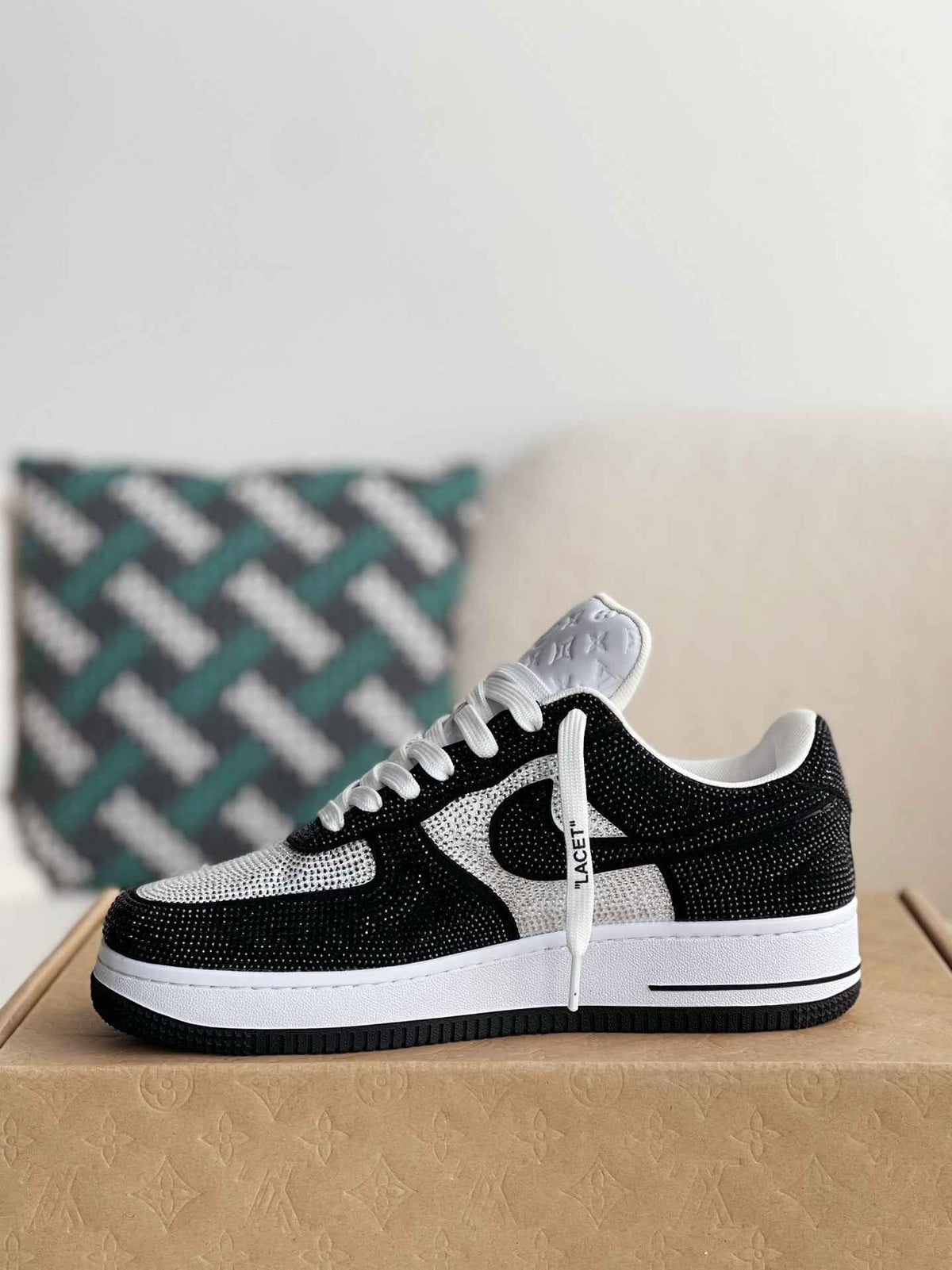 Air Force 1 Low – Swarovski Crystal Black & White