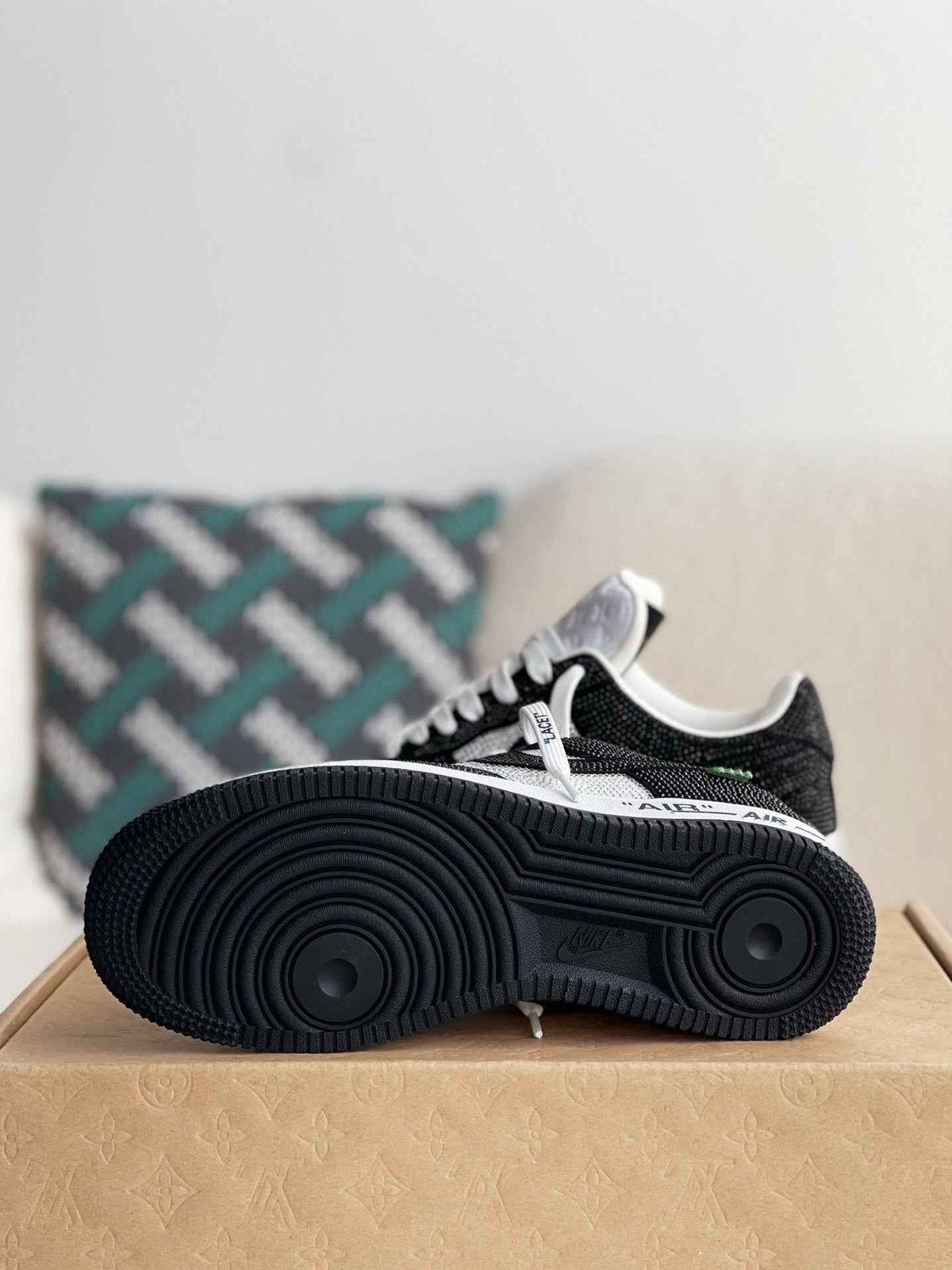 Air Force 1 Low – Swarovski Crystal Black & White