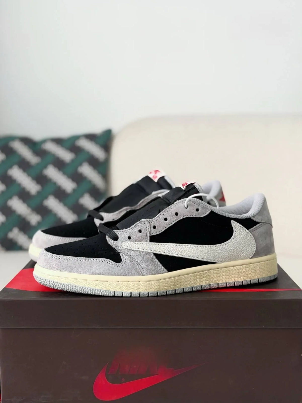 Travis Scott x Air Jordan 1 Low “Black Grey Reverse Swoosh” - OMYGOODS