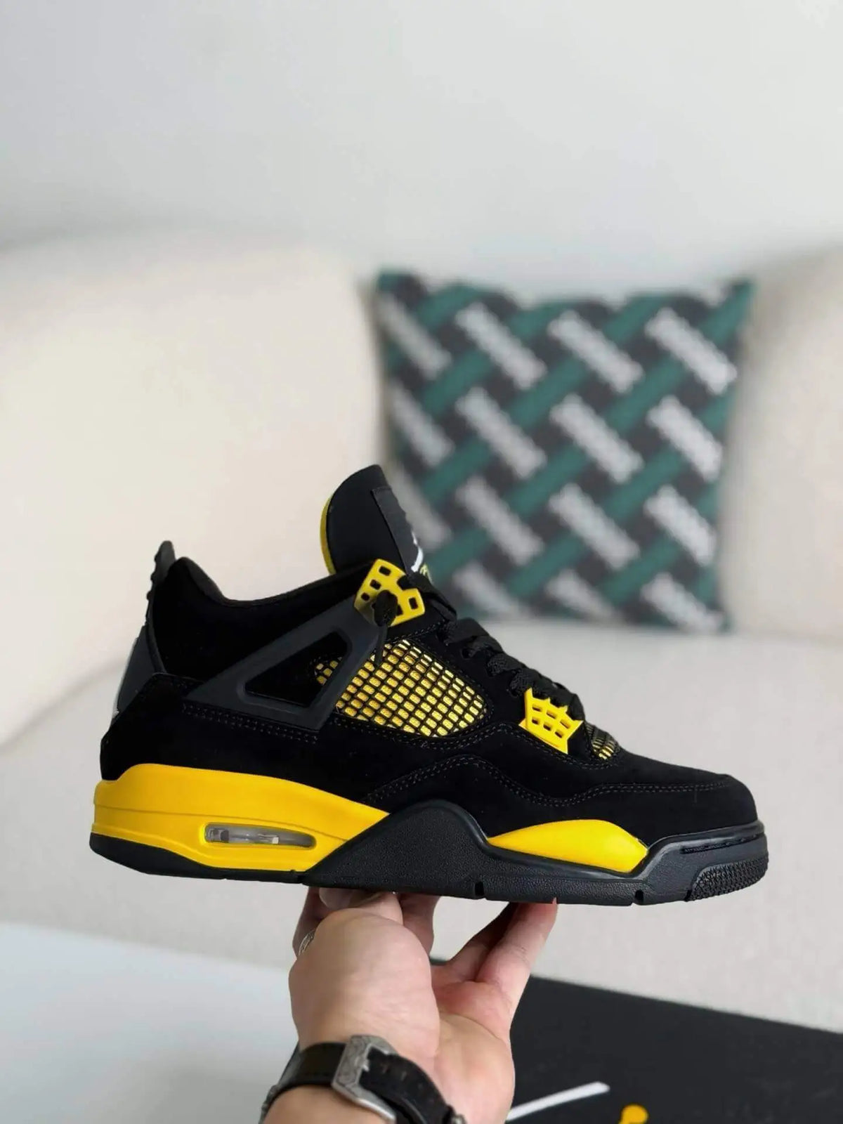 Air Jordan 4 Retro Thunder -black & Yellow - OMYGOODS
