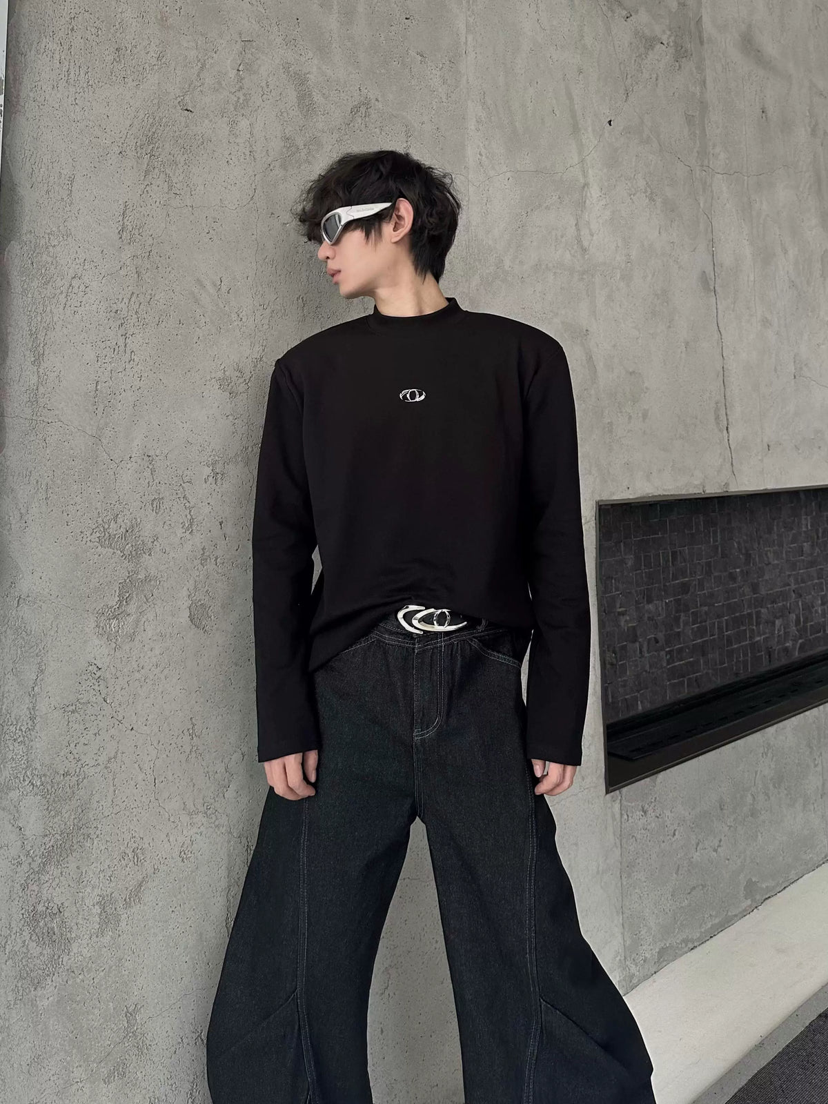 Onyx Crest Minimal Tee - Notkicks