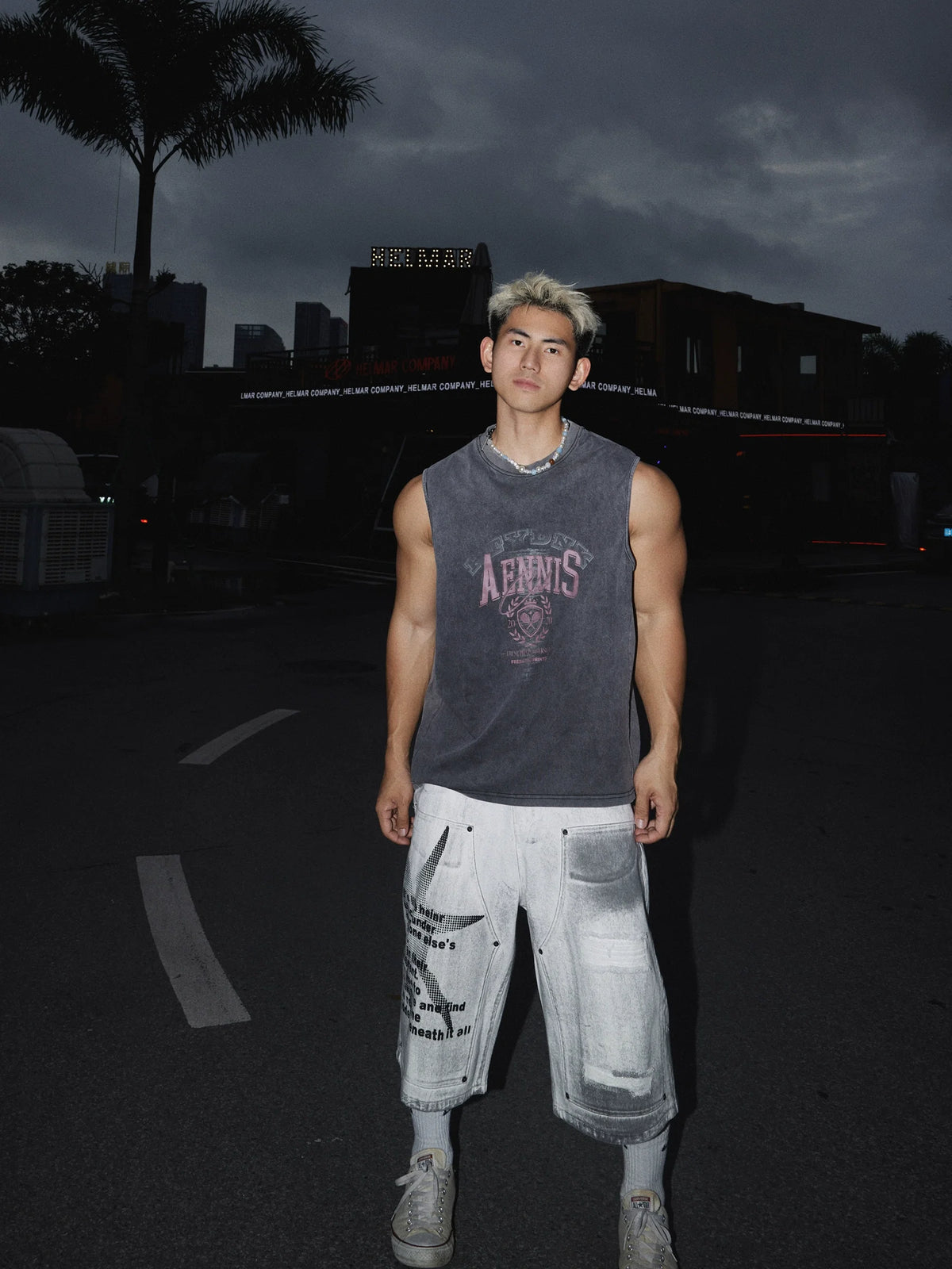Sleeveless AENNIS Graphic Muscle Tee - Notkicks
