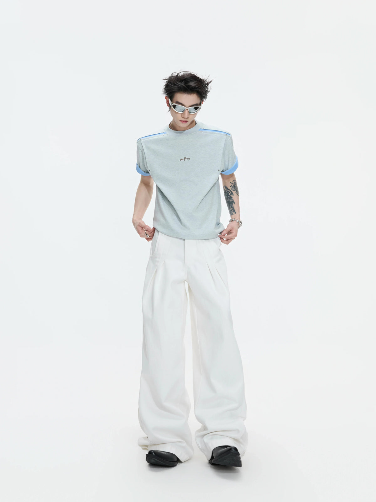 Contrast Trim Studded Shoulder T-Shirt - Notkicks