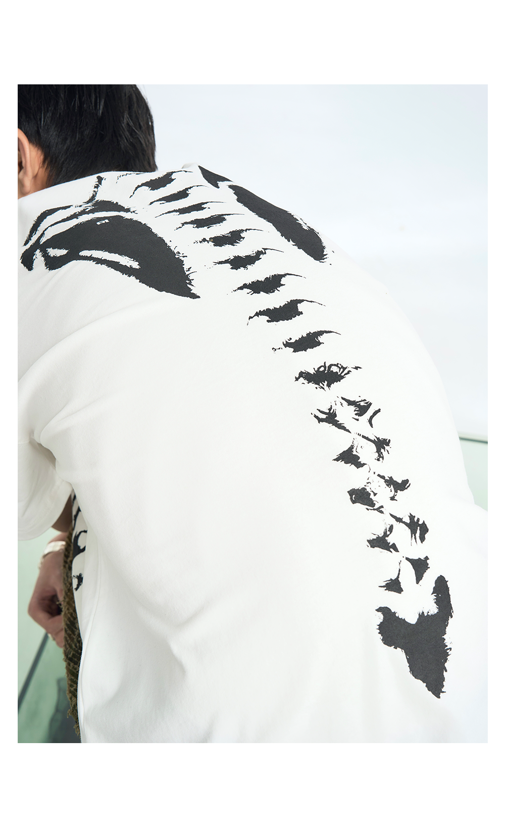 Skeleton Graphic Oversized Raglan T-Shirt - Notkicks