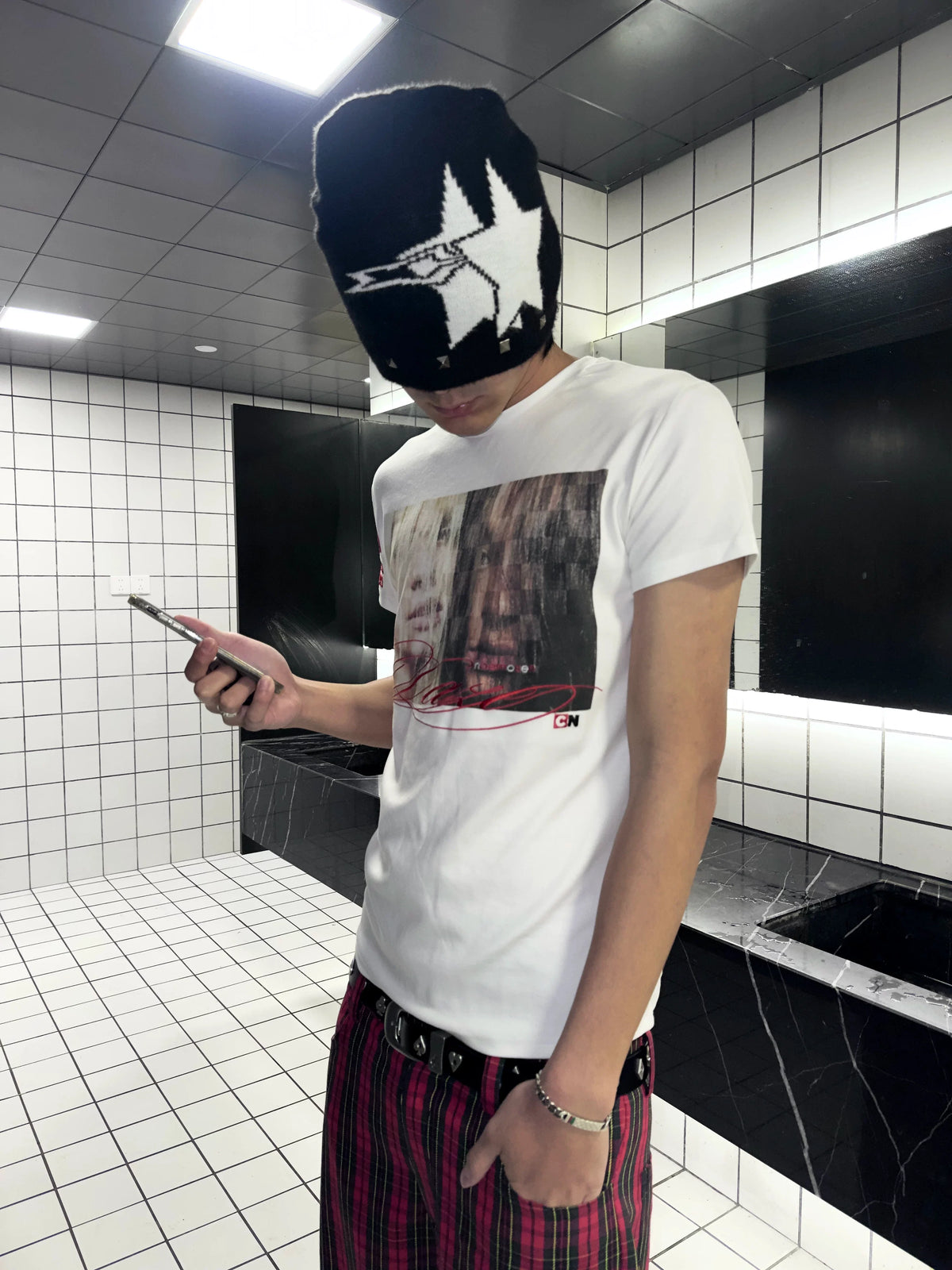 Twin Glare Portrait Graphic Tee - Notkicks