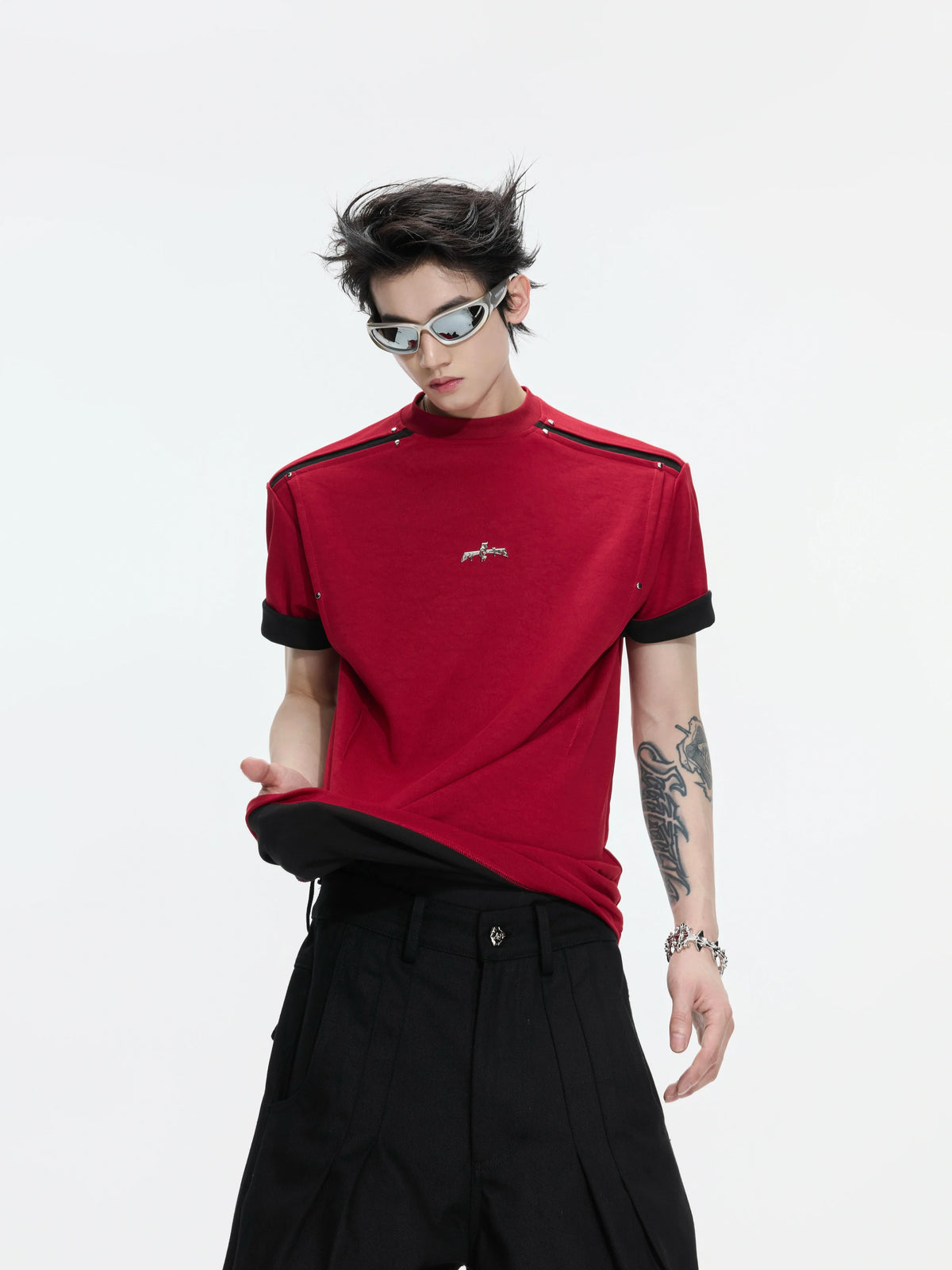 Contrast Trim Studded Shoulder T-Shirt - Notkicks