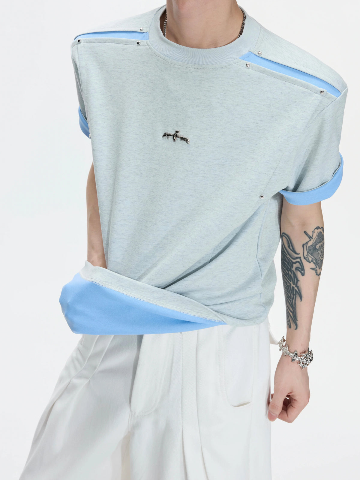 Contrast Trim Studded Shoulder T-Shirt - Notkicks