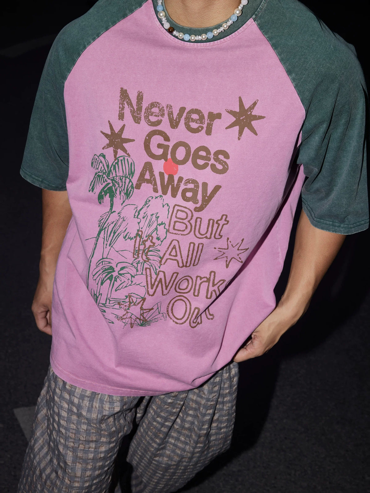 Never Goes Away Graphic Tee - Notkicks