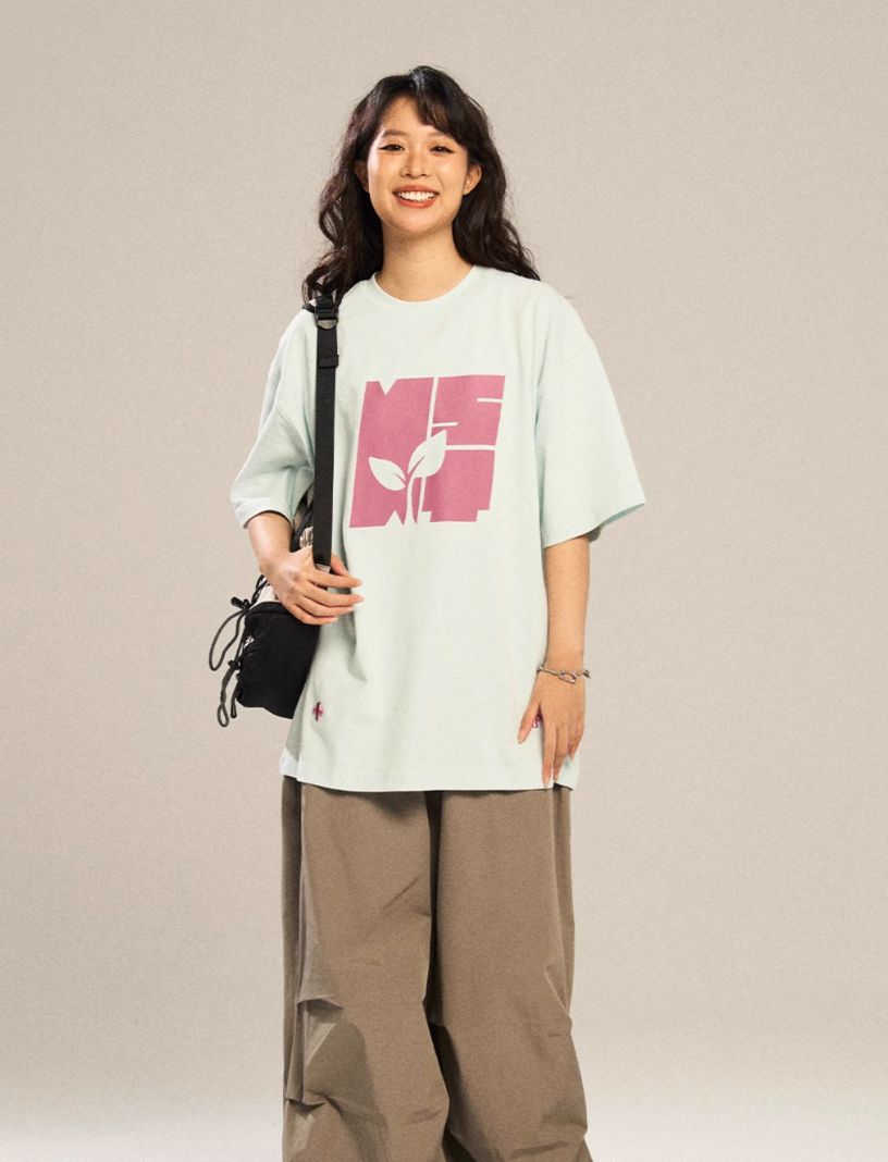 Graphic T-Shirt With Contrast Logo - Notkicks