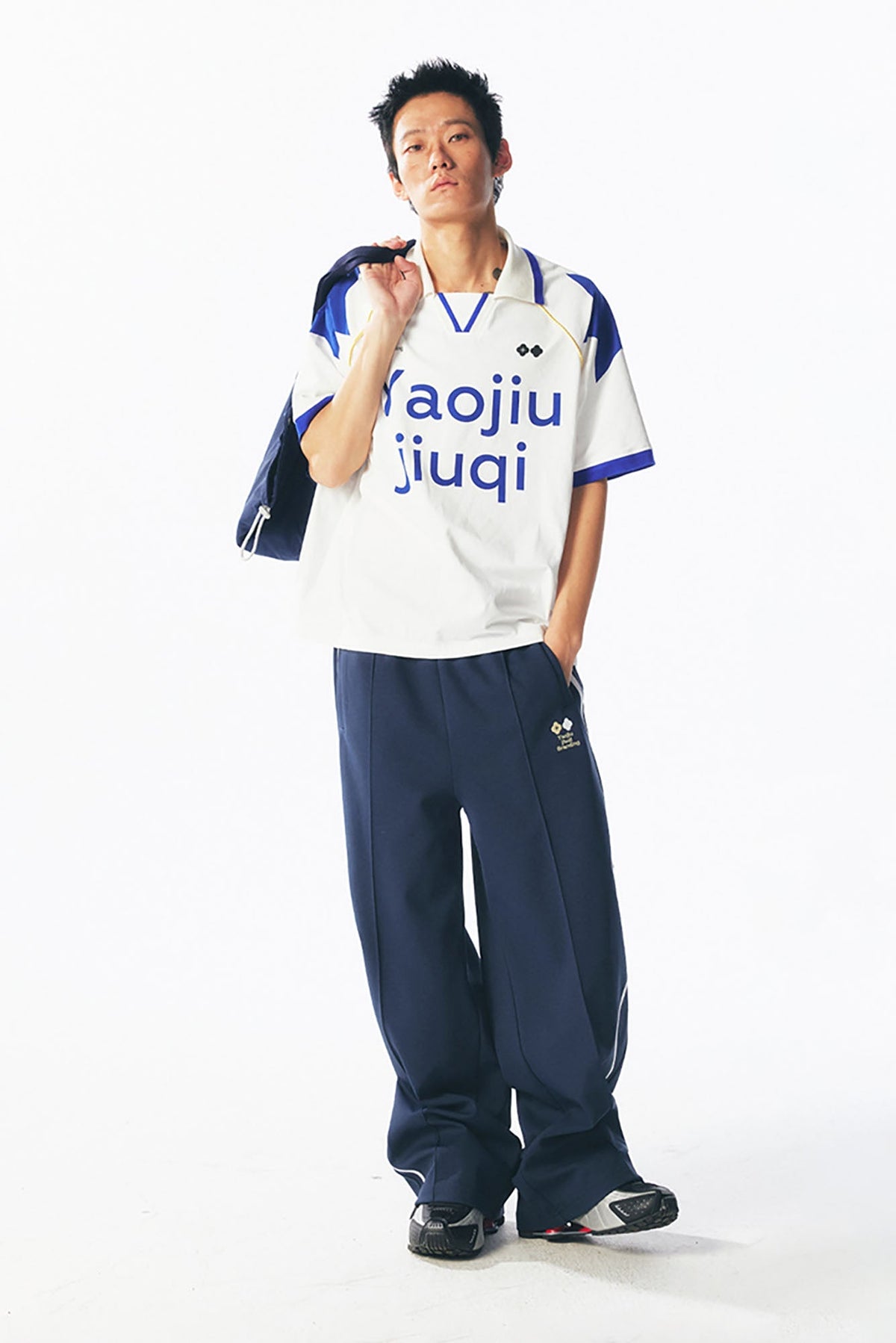 Retro Contrast-Panel V-Neck Jersey - Notkicks