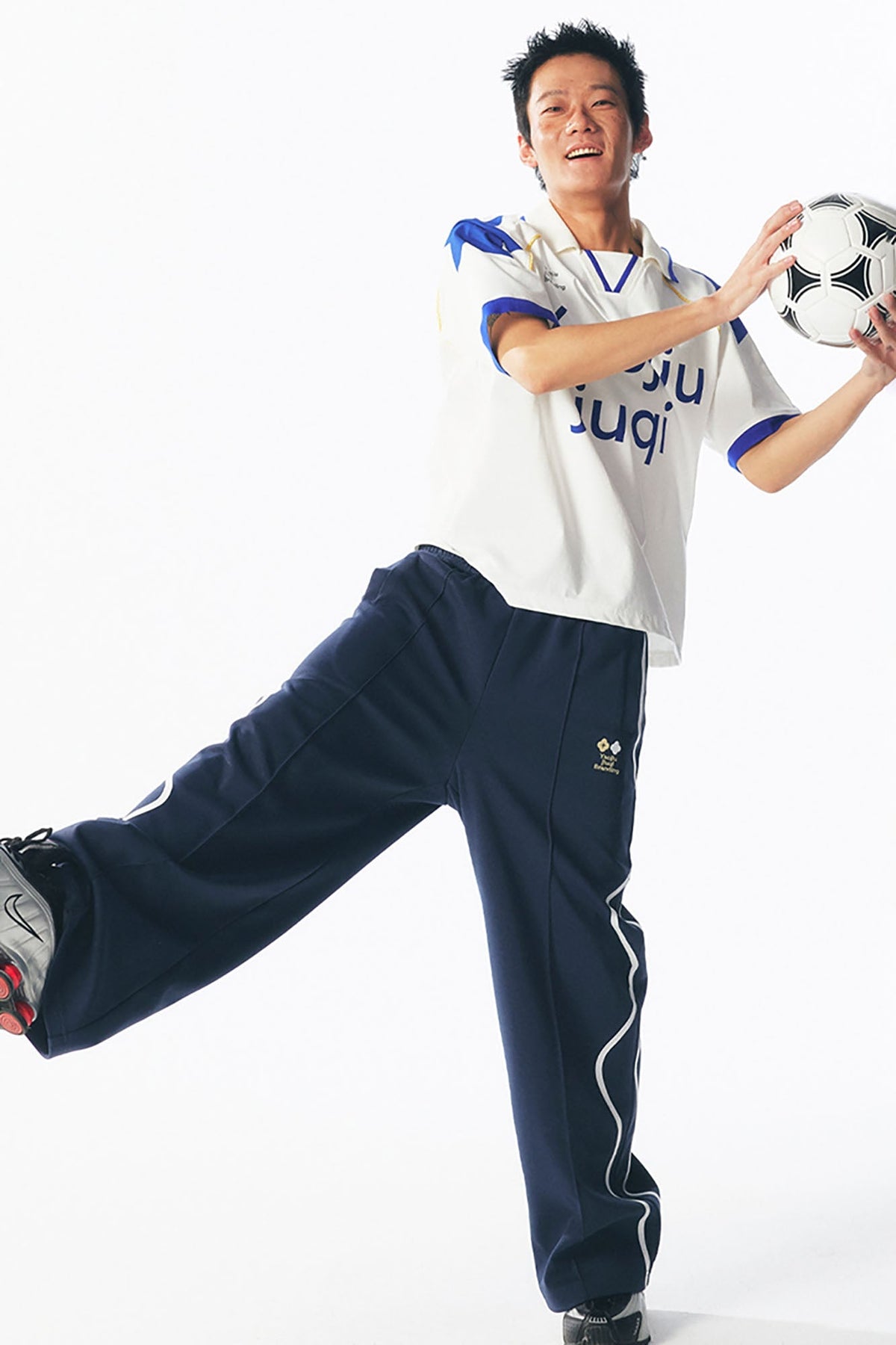 Retro Contrast-Panel V-Neck Jersey - Notkicks